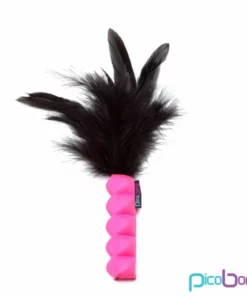 Picobong Fear No Evil Teaser Cerise - miotełka z miękkimi piorami