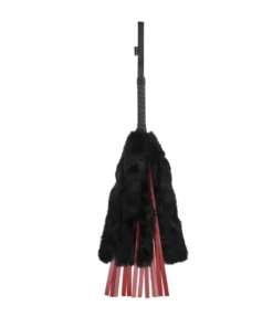 Sportsheets Saffron Faux Fur Flogger - model z futerkiem i paskami ze skory ekologicznej